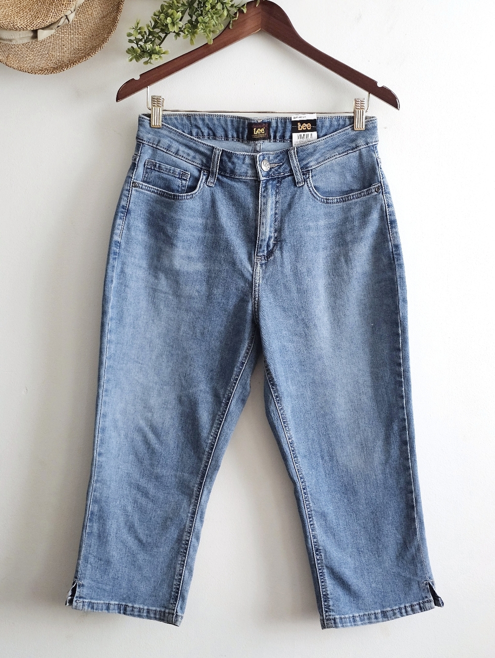 NWT Lee Denim Capri Jeans Size 10M Medium Stretch Light Wash Cropped